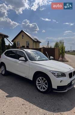 Позашляховик / Кросовер BMW X1 2015 в 
