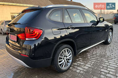 Позашляховик / Кросовер BMW X1 2011 в 
