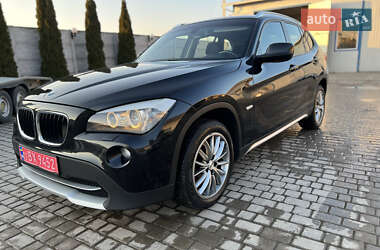 Позашляховик / Кросовер BMW X1 2011 в 