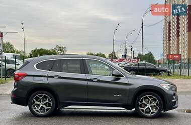 Внедорожник / Кроссовер BMW X1 2015 в 