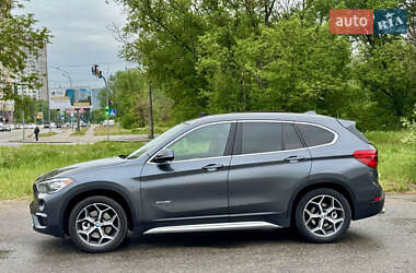 Внедорожник / Кроссовер BMW X1 2015 в 