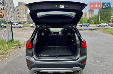 Внедорожник / Кроссовер BMW X1 2015 в 