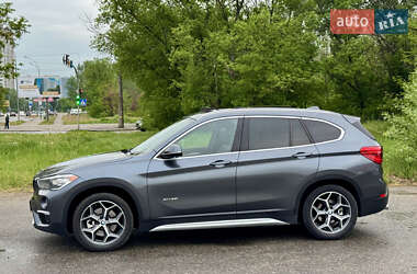Внедорожник / Кроссовер BMW X1 2015 в 