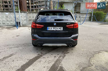 Позашляховик / Кросовер BMW X1 2015 в 