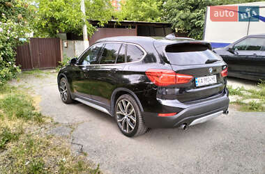 Позашляховик / Кросовер BMW X1 2015 в 