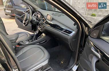 Позашляховик / Кросовер BMW X1 2015 в 