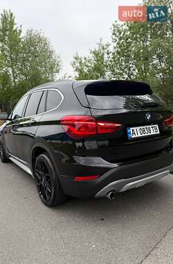 Позашляховик / Кросовер BMW X1 2016 в 