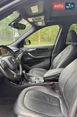 Позашляховик / Кросовер BMW X1 2016 в 