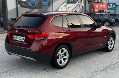 Позашляховик / Кросовер BMW X1 2010 в 