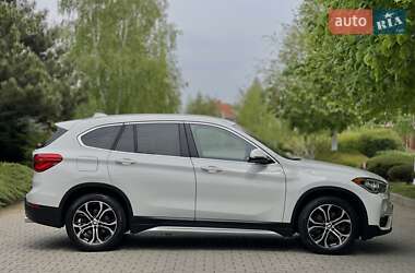 Позашляховик / Кросовер BMW X1 2019 в 
