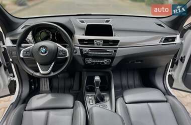 Позашляховик / Кросовер BMW X1 2019 в 