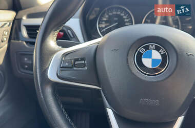 Позашляховик / Кросовер BMW X1 2018 в 
