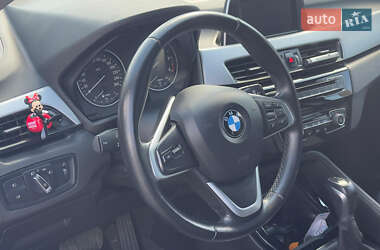 Позашляховик / Кросовер BMW X1 2018 в 