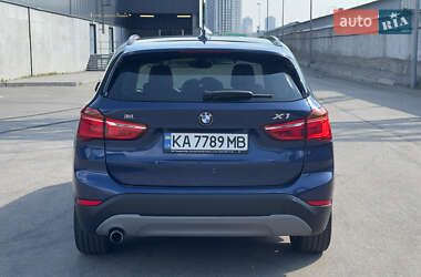 Позашляховик / Кросовер BMW X1 2018 в 