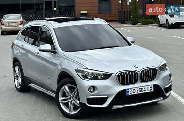 Внедорожник / Кроссовер BMW X1 2015 в 