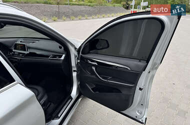 Внедорожник / Кроссовер BMW X1 2015 в 