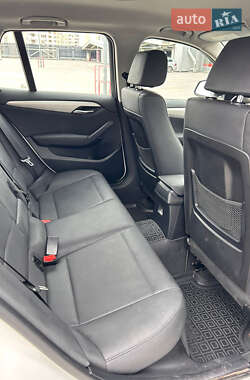 Позашляховик / Кросовер BMW X1 2013 в 