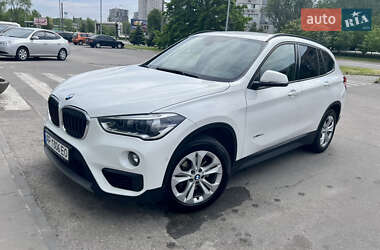 Позашляховик / Кросовер BMW X1 2018 в 