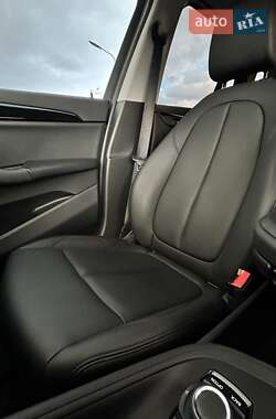 Позашляховик / Кросовер BMW X1 2022 в 