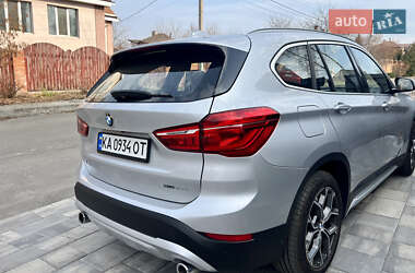 Позашляховик / Кросовер BMW X1 2020 в 