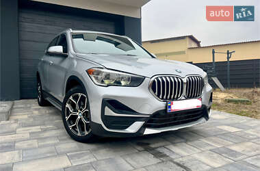 Позашляховик / Кросовер BMW X1 2020 в 
