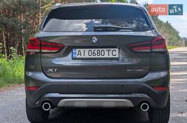 Позашляховик / Кросовер BMW X1 2019 в 
