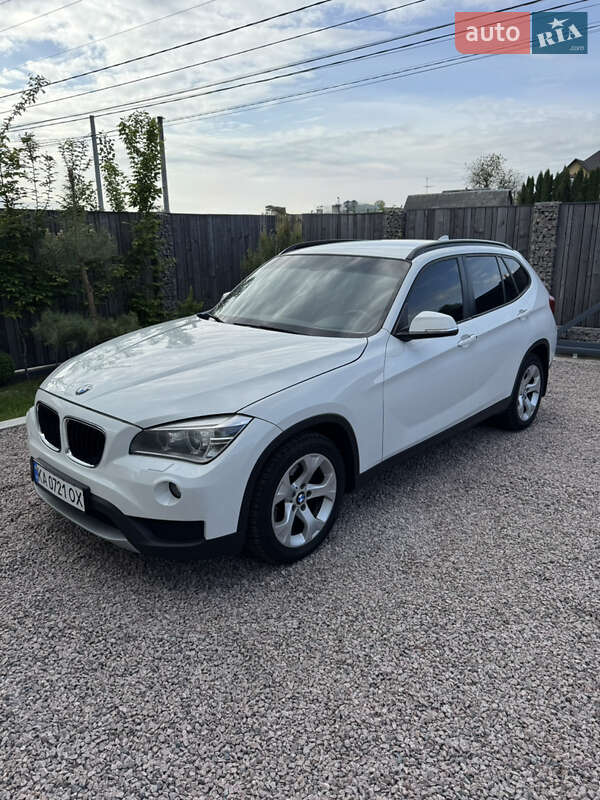 Позашляховик / Кросовер BMW X1 2013 в 