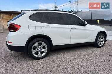 Позашляховик / Кросовер BMW X1 2013 в 