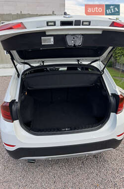 Позашляховик / Кросовер BMW X1 2013 в 