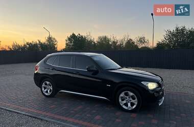 Позашляховик / Кросовер BMW X1 2010 в 