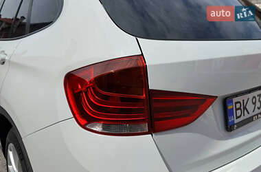 Позашляховик / Кросовер BMW X1 2012 в 