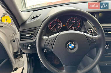 Позашляховик / Кросовер BMW X1 2012 в 