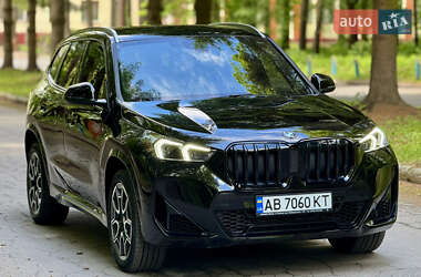 Позашляховик / Кросовер BMW X1 2023 в 