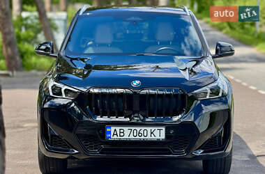 Позашляховик / Кросовер BMW X1 2023 в 