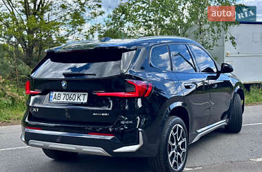 Позашляховик / Кросовер BMW X1 2023 в 