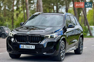 Позашляховик / Кросовер BMW X1 2023 в 