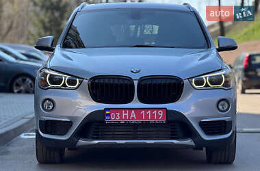 Позашляховик / Кросовер BMW X1 2016 в 