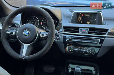 Позашляховик / Кросовер BMW X1 2016 в 