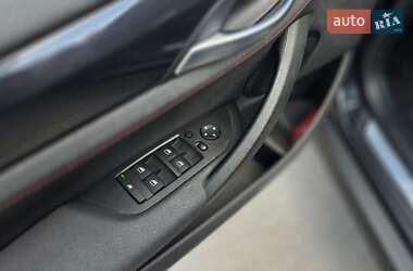 Внедорожник / Кроссовер BMW X1 2012 в 