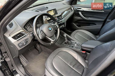 Позашляховик / Кросовер BMW X1 2017 в 