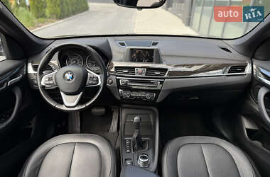 Позашляховик / Кросовер BMW X1 2017 в 
