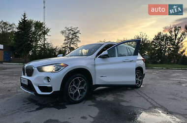 Позашляховик / Кросовер BMW X1 2017 в 