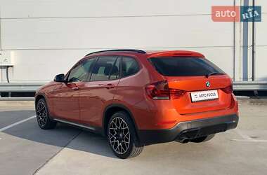 Позашляховик / Кросовер BMW X1 2012 в 