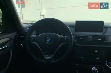 Позашляховик / Кросовер BMW X1 2012 в 