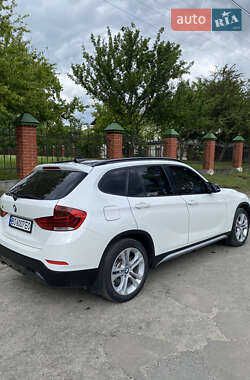Позашляховик / Кросовер BMW X1 2014 в 