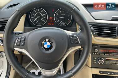 Позашляховик / Кросовер BMW X1 2013 в 