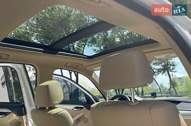 Позашляховик / Кросовер BMW X1 2013 в 