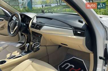 Позашляховик / Кросовер BMW X1 2013 в 