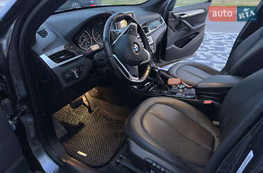 Позашляховик / Кросовер BMW X1 2016 в 