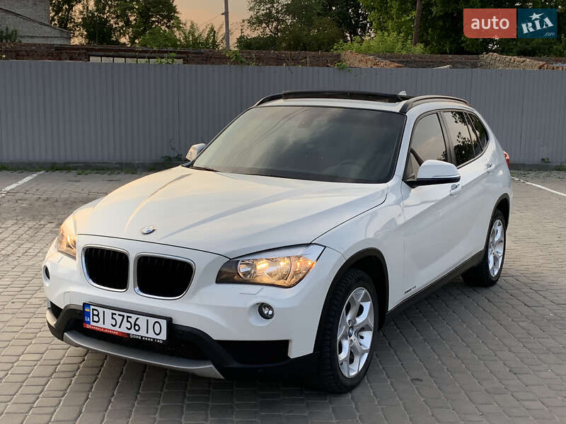 Позашляховик / Кросовер BMW X1 2015 в 